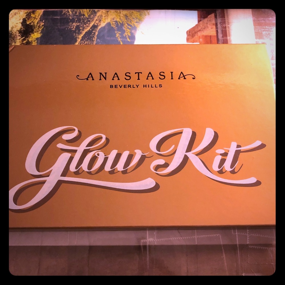 Anastasia Glow Kit $45  $30